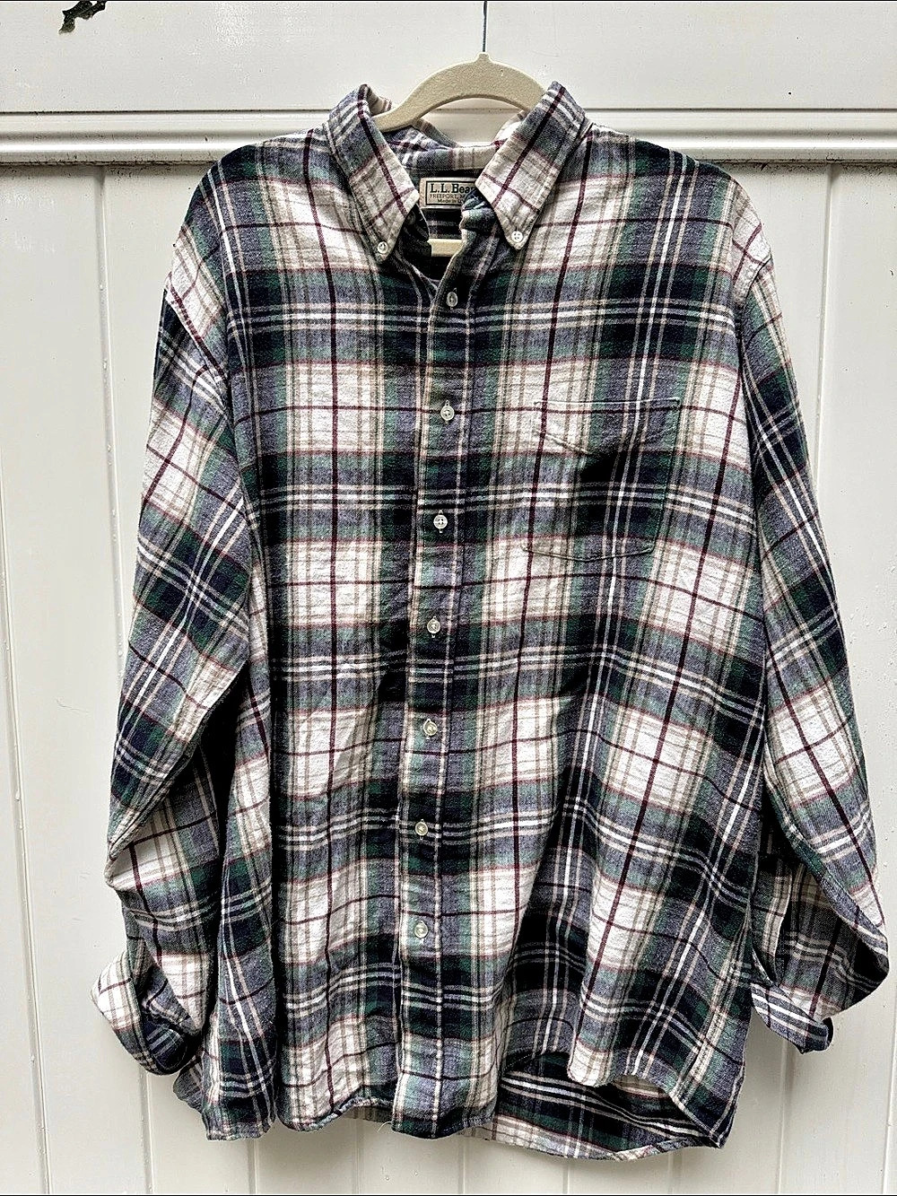L.L.Bean Plaid Cotton Button Down in Green & White- made is USA- men’s Tall -XL